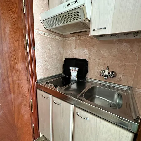 Appartement Ver5 - 5Th-Floor Studio With Sea-View Terrace And Pool - Ac, 5 Min Walk To The Centre
