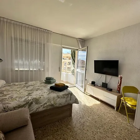 Appartement Ver5 - 5Th-Floor Studio With Sea-View Terrace And Pool - Ac, 5 Min Walk To The Centre