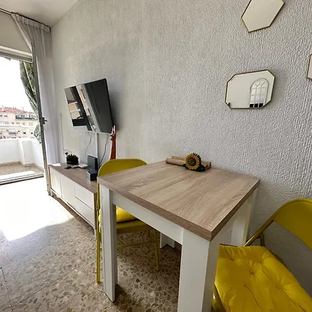 Appartement Ver5 - 5Th-Floor Studio With Sea-View Terrace And Pool - Ac, 5 Min Walk To The Centre *