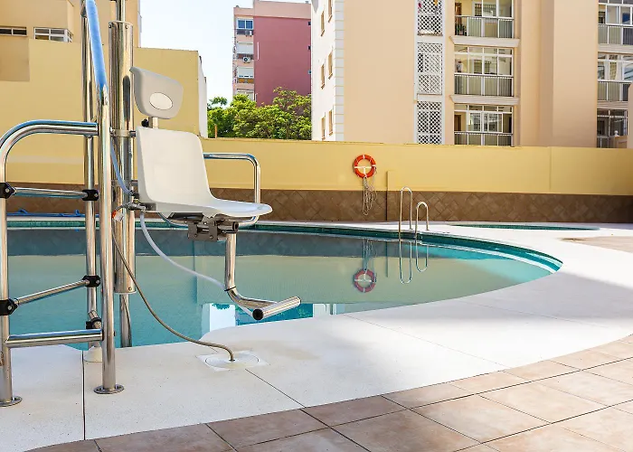 Ver5 - Terraza Con Vistas Al Mar, Wifi, Smart Tv, Piscina, Playa, Centro * Torremolinos